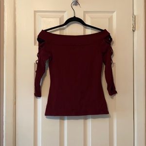 STYLISH off-the-shoulders top